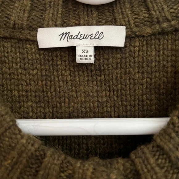 Madewell | Embroidered Edencroft Pleat-Sleeve Cardigan Sweater - Picture 4 of 10